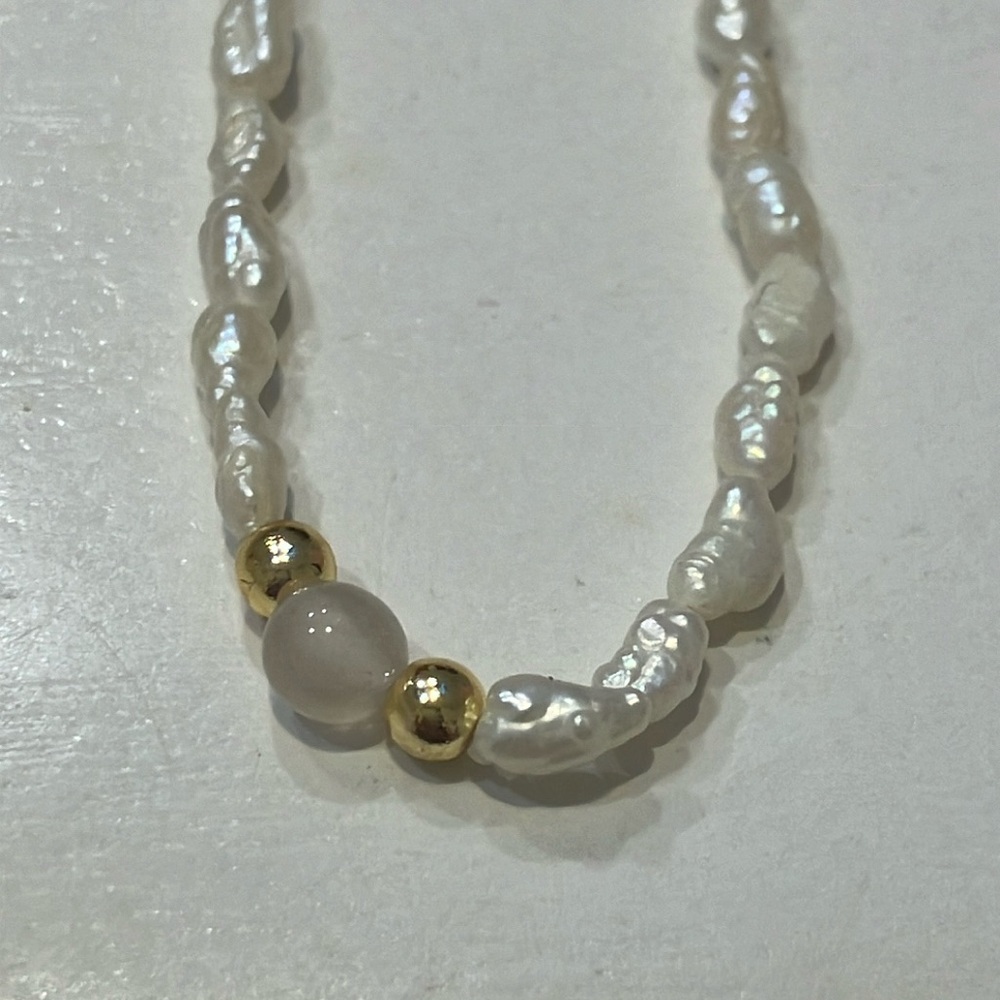 Gold and pearl necklace